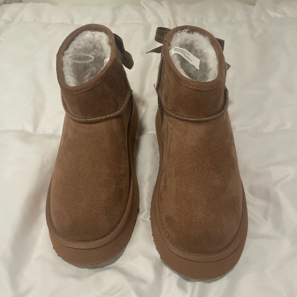 NWOT Juicy Couture - Brown Kids Suede Faux-Fur Lined Boots
